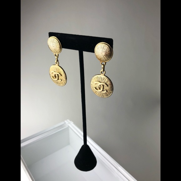 RARE Vintage 90s CHANEL CC LOGO Earrings SIGNED - Picture 7 of 8